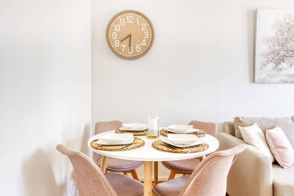 L'Elysee - Easy Check-In - Arrivee Autonome - Place Parking Privative - T2 Surequipe - Wifi - Netflix Apartment Courcouronnes Exterior photo