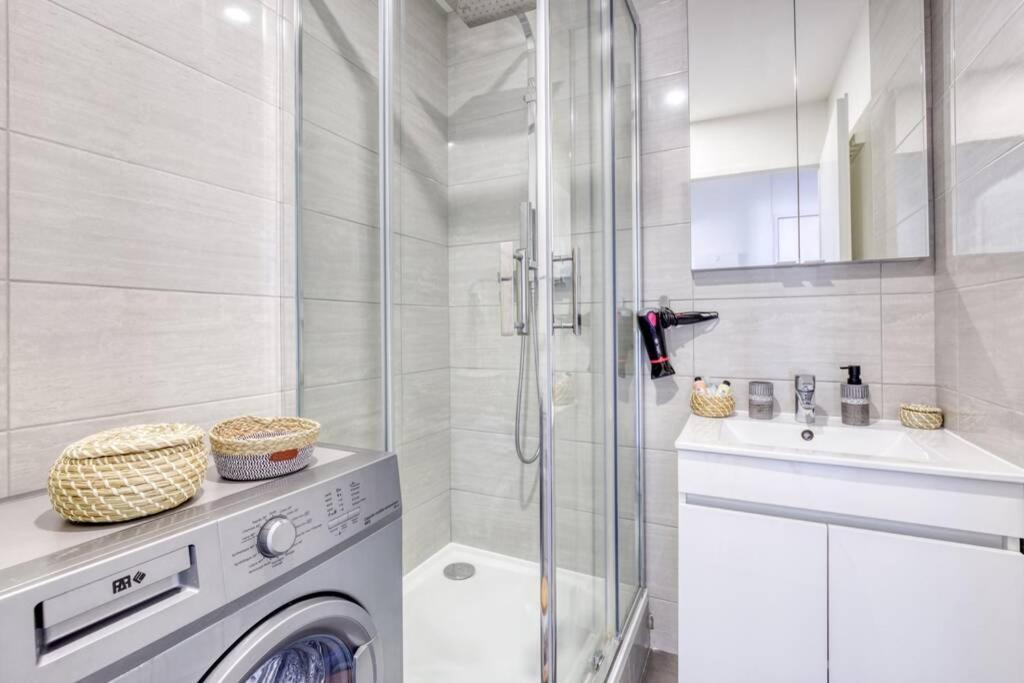 L'Elysee - Easy Check-In - Arrivee Autonome - Place Parking Privative - T2 Surequipe - Wifi - Netflix Apartment Courcouronnes Exterior photo