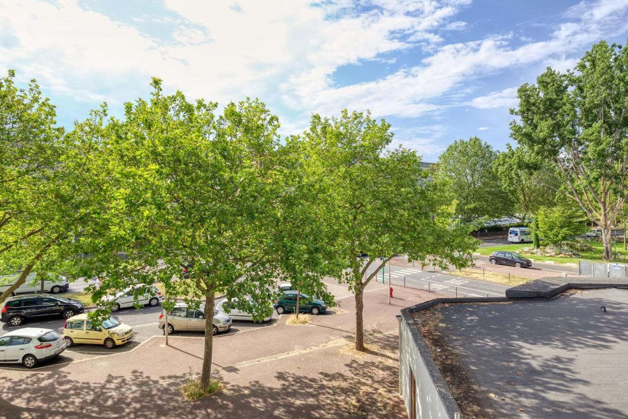 L'Elysee - Easy Check-In - Arrivee Autonome - Place Parking Privative - T2 Surequipe - Wifi - Netflix Apartment Courcouronnes Exterior photo