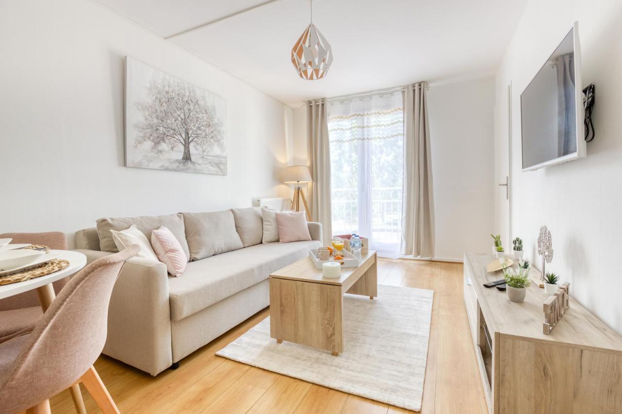 L'Elysee - Easy Check-In - Arrivee Autonome - Place Parking Privative - T2 Surequipe - Wifi - Netflix Apartment Courcouronnes Exterior photo